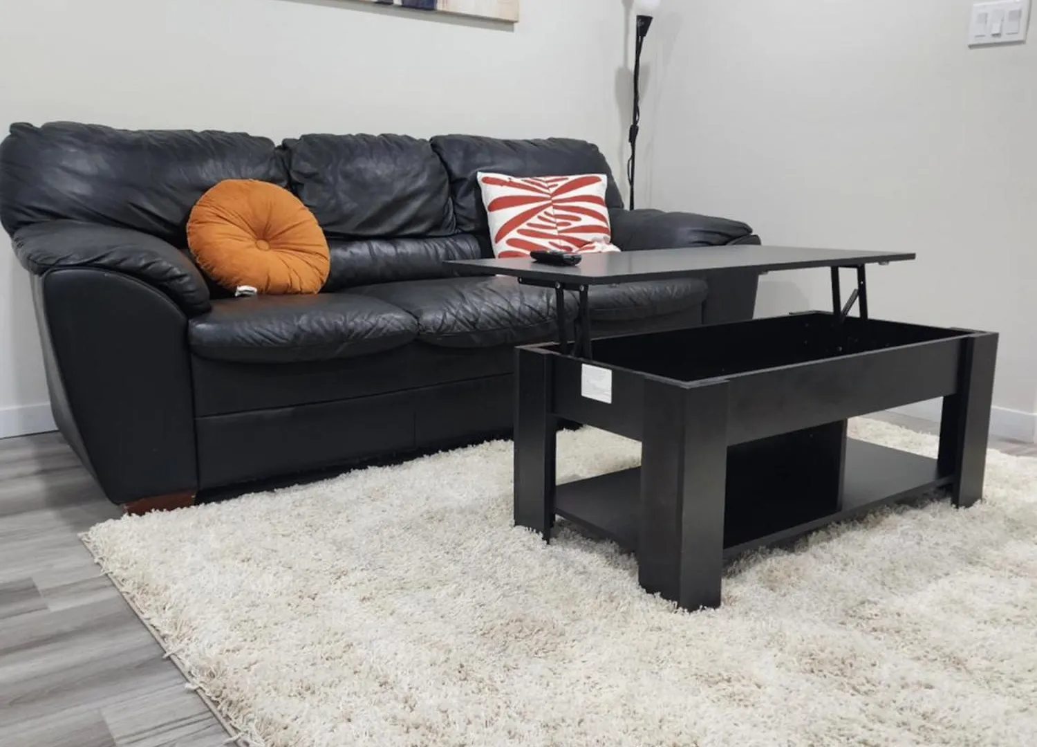 Trendy 2-Bed Oasis Awaits! Apartment Calgary